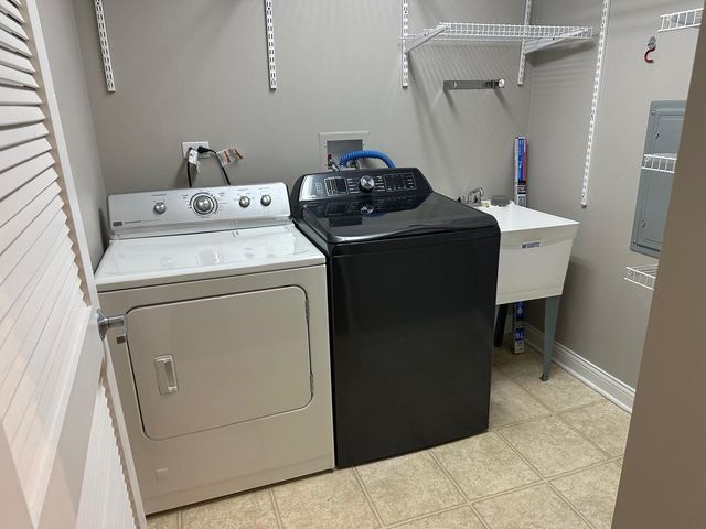430 S Western Avenue 203, Des Plaines, IL 60016
