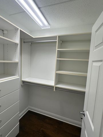 430 S Western Avenue 203, Des Plaines, IL 60016