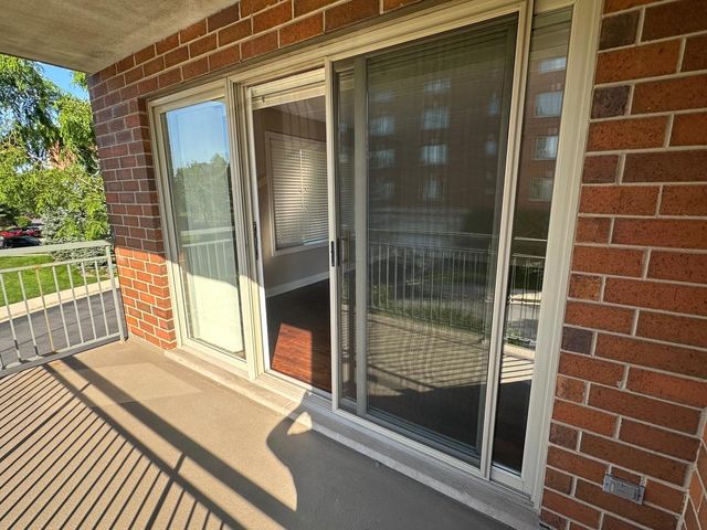 430 S Western Avenue 203, Des Plaines, IL 60016
