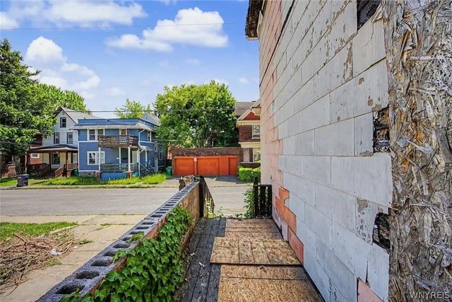 613 7th Street, Niagara Falls, NY 14301