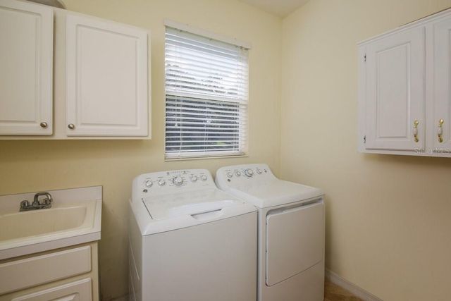 6945 74TH STREET CIRCLE E, Bradenton, FL 34203