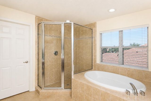 6945 74TH STREET CIRCLE E, Bradenton, FL 34203