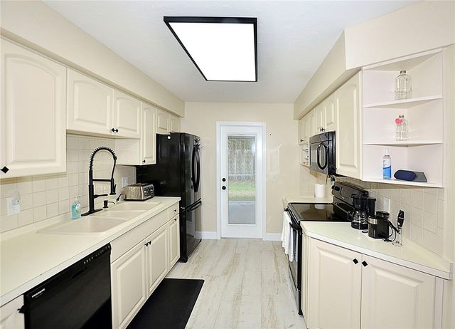 6075 7th Lane, Vero Beach, FL 32968