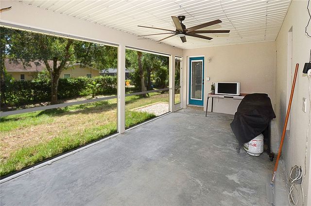 6075 7th Lane, Vero Beach, FL 32968