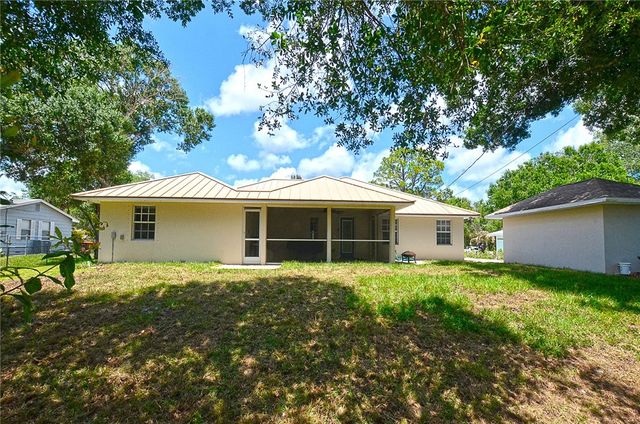 6075 7th Lane, Vero Beach, FL 32968