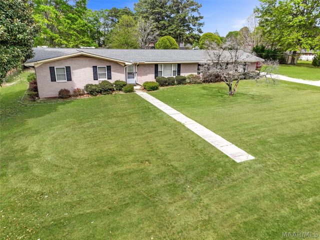 202 Elwyn Avenue, Clanton, AL 35045
