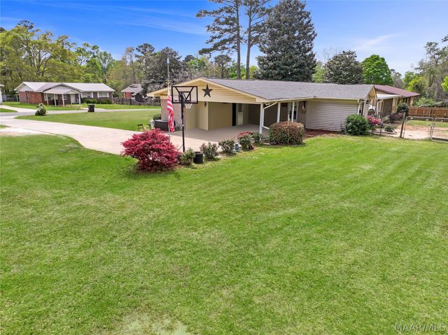 202 Elwyn Avenue, Clanton, AL 35045
