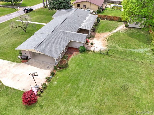 202 Elwyn Avenue, Clanton, AL 35045