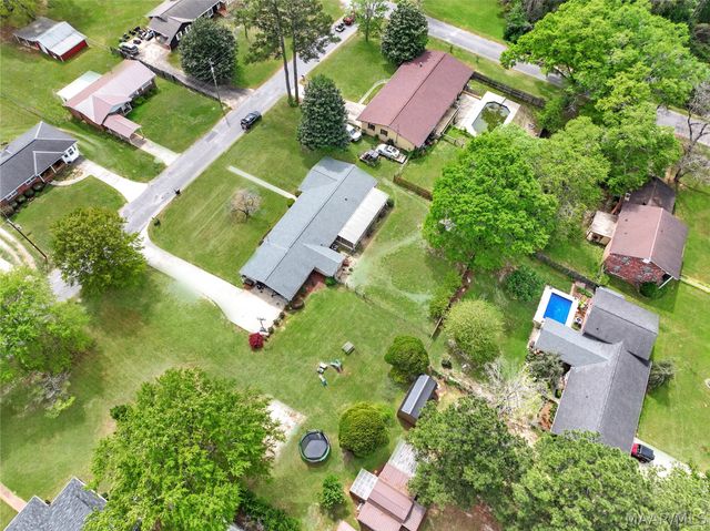 202 Elwyn Avenue, Clanton, AL 35045