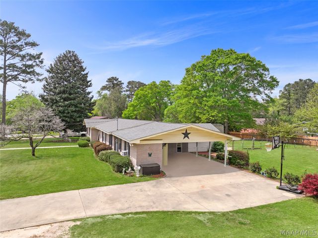 202 Elwyn Avenue, Clanton, AL 35045