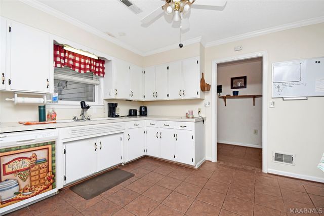 202 Elwyn Avenue, Clanton, AL 35045