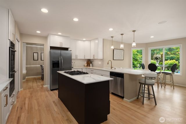 6056 Championship Court, Mukilteo, WA 98275
