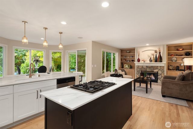 6056 Championship Court, Mukilteo, WA 98275