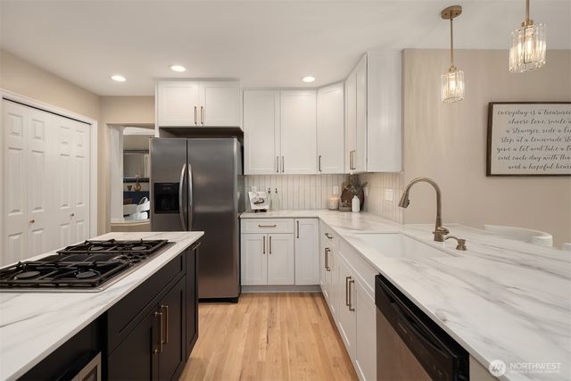6056 Championship Court, Mukilteo, WA 98275