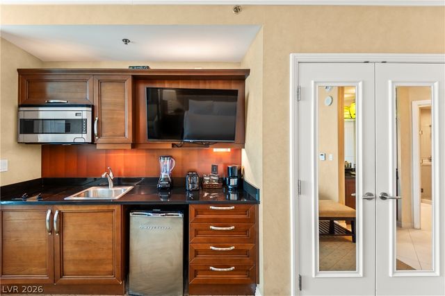 145 East Harmon Avenue 1104, Las Vegas, NV 89109
