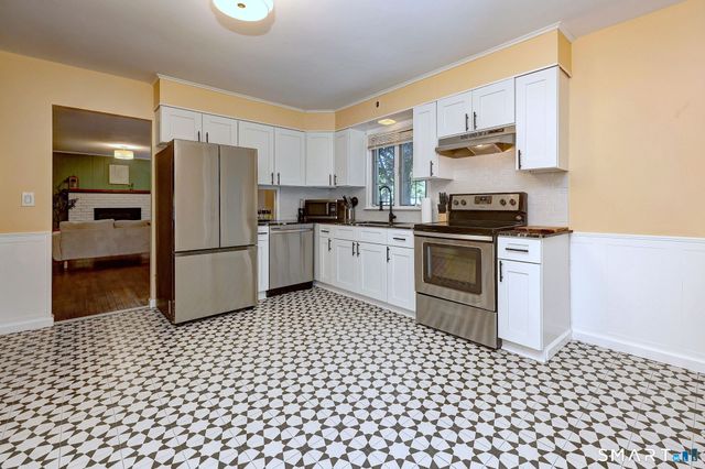 69 Bassett Road, North Haven, CT 06473