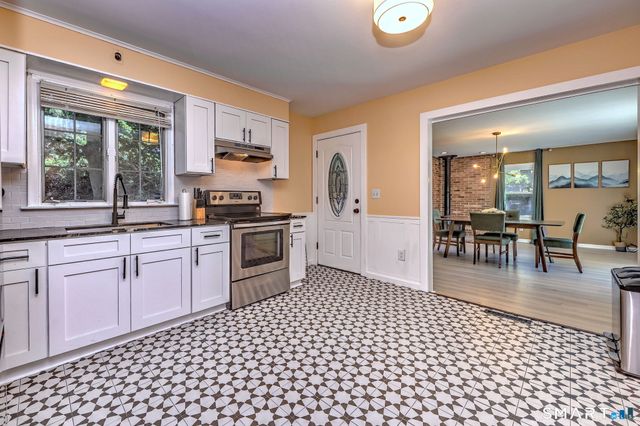 69 Bassett Road, North Haven, CT 06473