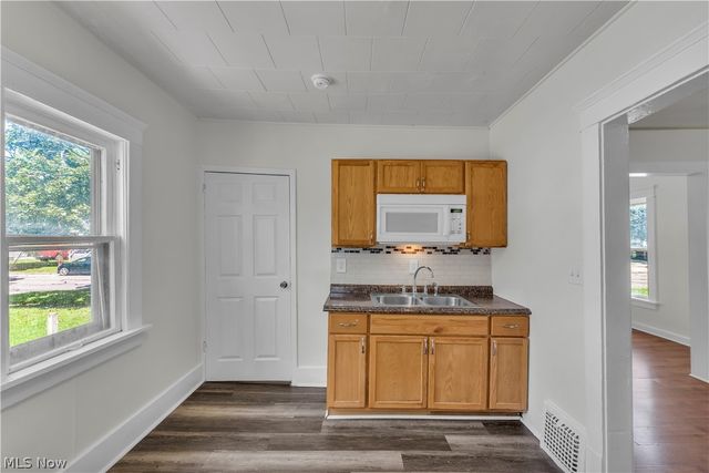 1296 W Wilbeth Road, Akron, OH 44314
