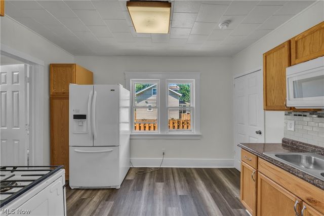 1296 W Wilbeth Road, Akron, OH 44314