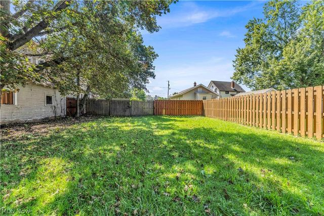 1296 W Wilbeth Road, Akron, OH 44314