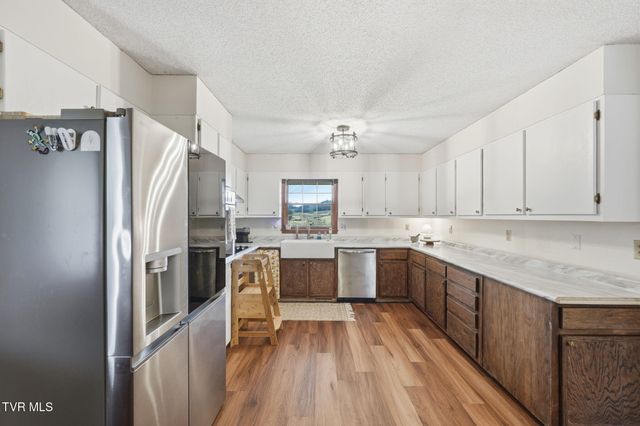 2254 Boones Creek Road, Johnson City, TN 37615