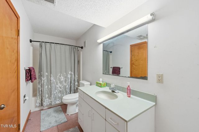 2254 Boones Creek Road, Johnson City, TN 37615