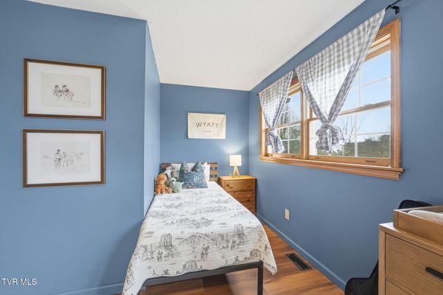 2254 Boones Creek Road, Johnson City, TN 37615