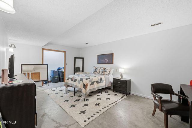 2254 Boones Creek Road, Johnson City, TN 37615