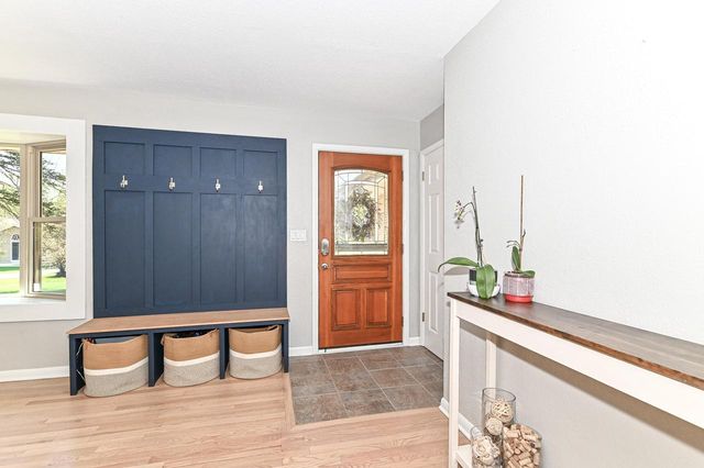 15860 Brookhill DRIVE, Brookfield, WI 53005