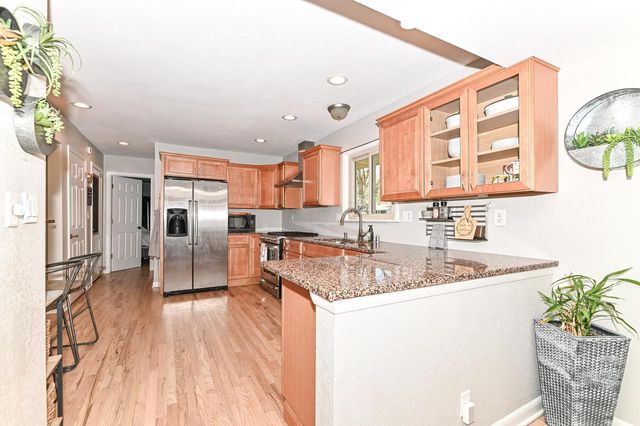 15860 Brookhill DRIVE, Brookfield, WI 53005