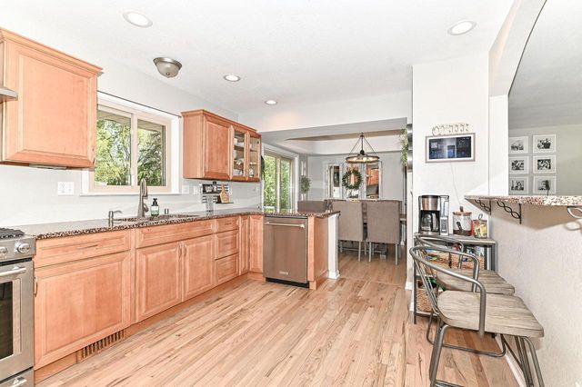 15860 Brookhill DRIVE, Brookfield, WI 53005