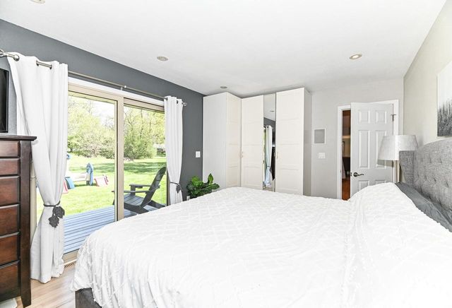 15860 Brookhill DRIVE, Brookfield, WI 53005