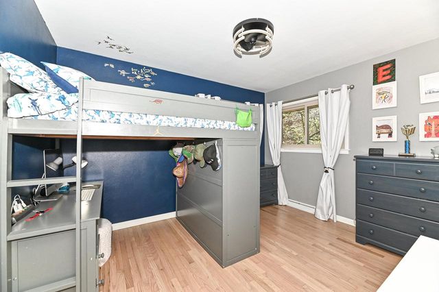 15860 Brookhill DRIVE, Brookfield, WI 53005