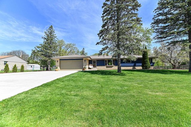 15860 Brookhill DRIVE, Brookfield, WI 53005