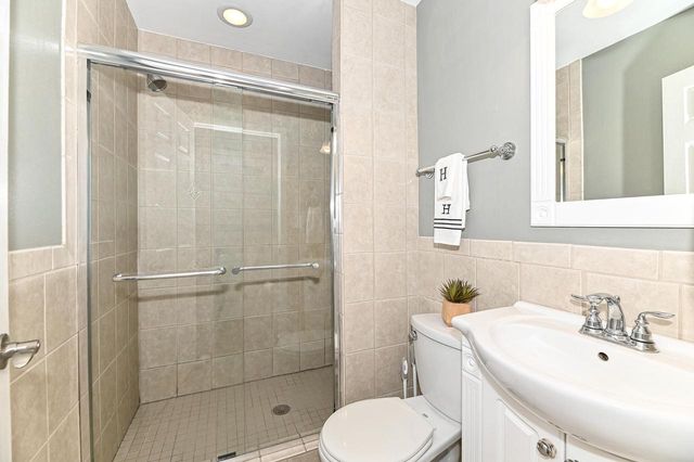 15860 Brookhill DRIVE, Brookfield, WI 53005