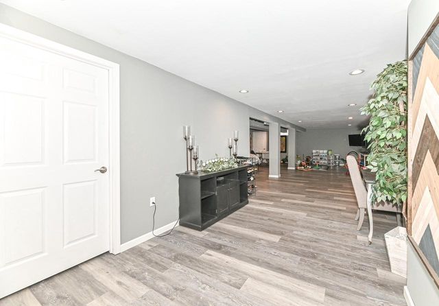 15860 Brookhill DRIVE, Brookfield, WI 53005