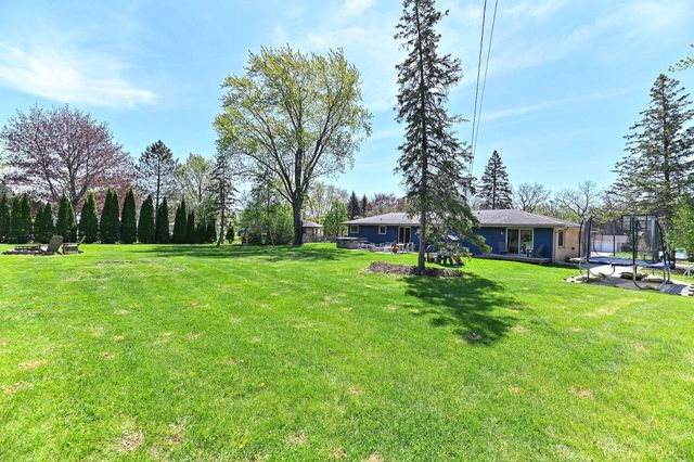 15860 Brookhill DRIVE, Brookfield, WI 53005