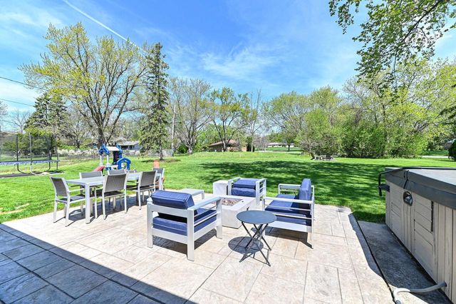 15860 Brookhill DRIVE, Brookfield, WI 53005