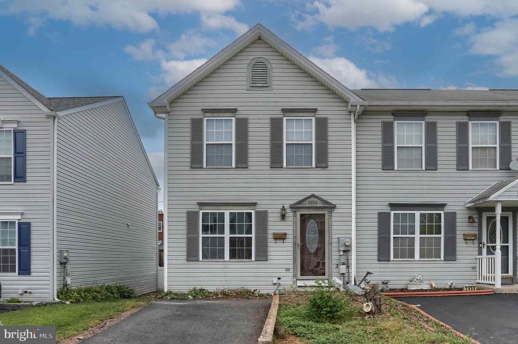 2456 EMERALD CT, Harrisburg, PA 17104