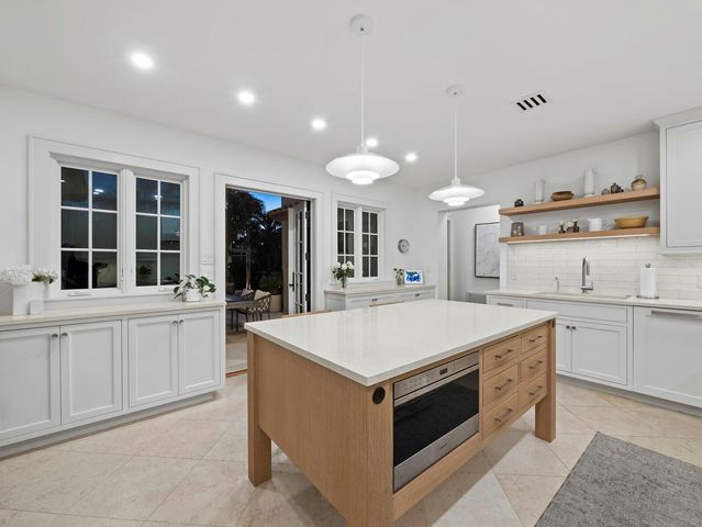 1905 ALTA VISTA STREET, Sarasota, FL 34236