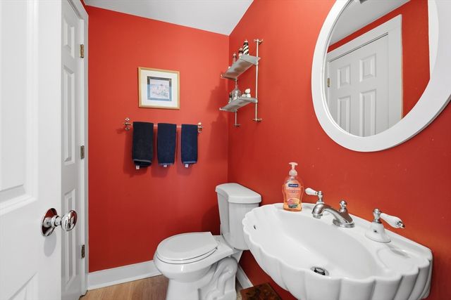 46 Washington Ave, Barnstable, MA 02647