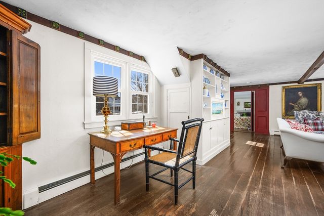 46 Washington Ave, Barnstable, MA 02647