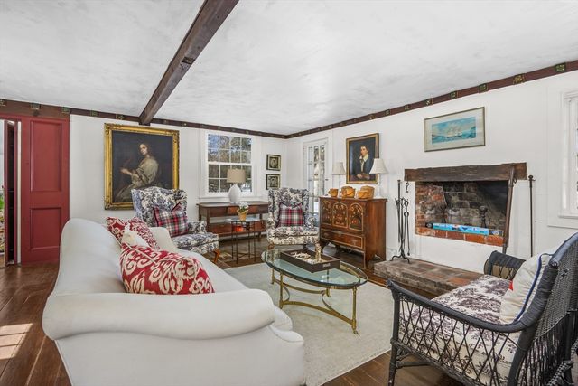 46 Washington Ave, Barnstable, MA 02647