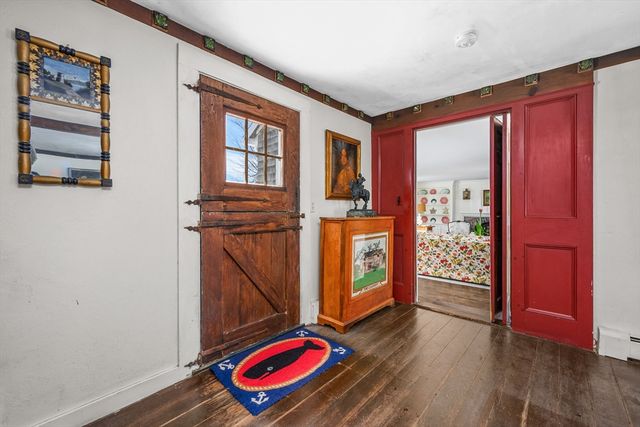 46 Washington Ave, Barnstable, MA 02647