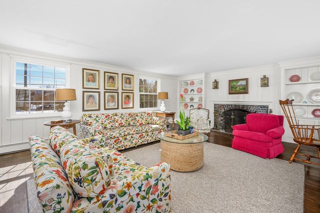 46 Washington Ave, Barnstable, MA 02647