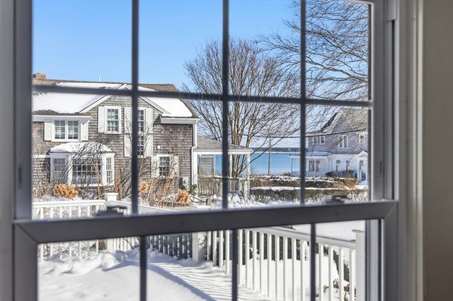 46 Washington Ave, Barnstable, MA 02647