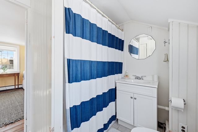 46 Washington Ave, Barnstable, MA 02647