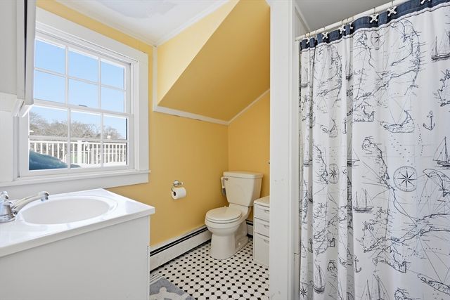 46 Washington Ave, Barnstable, MA 02647