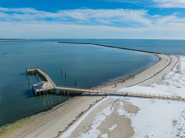 46 Washington Ave, Barnstable, MA 02647