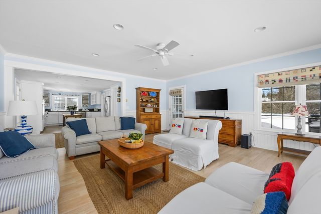 46 Washington Ave, Barnstable, MA 02647